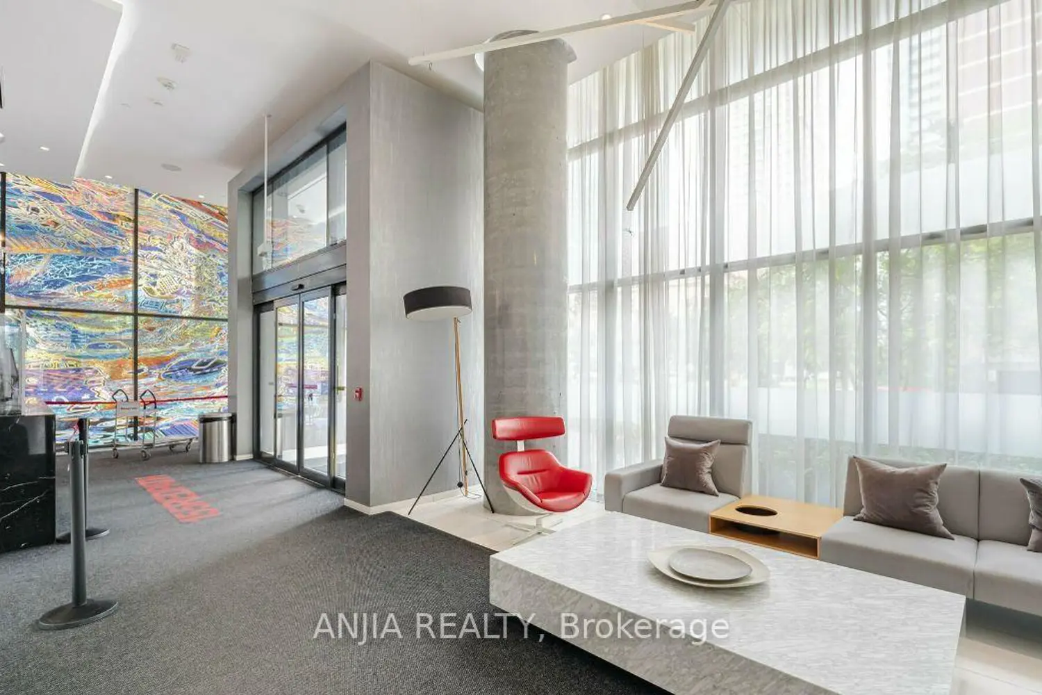 185 Roehampton Avenue 312 photo 3