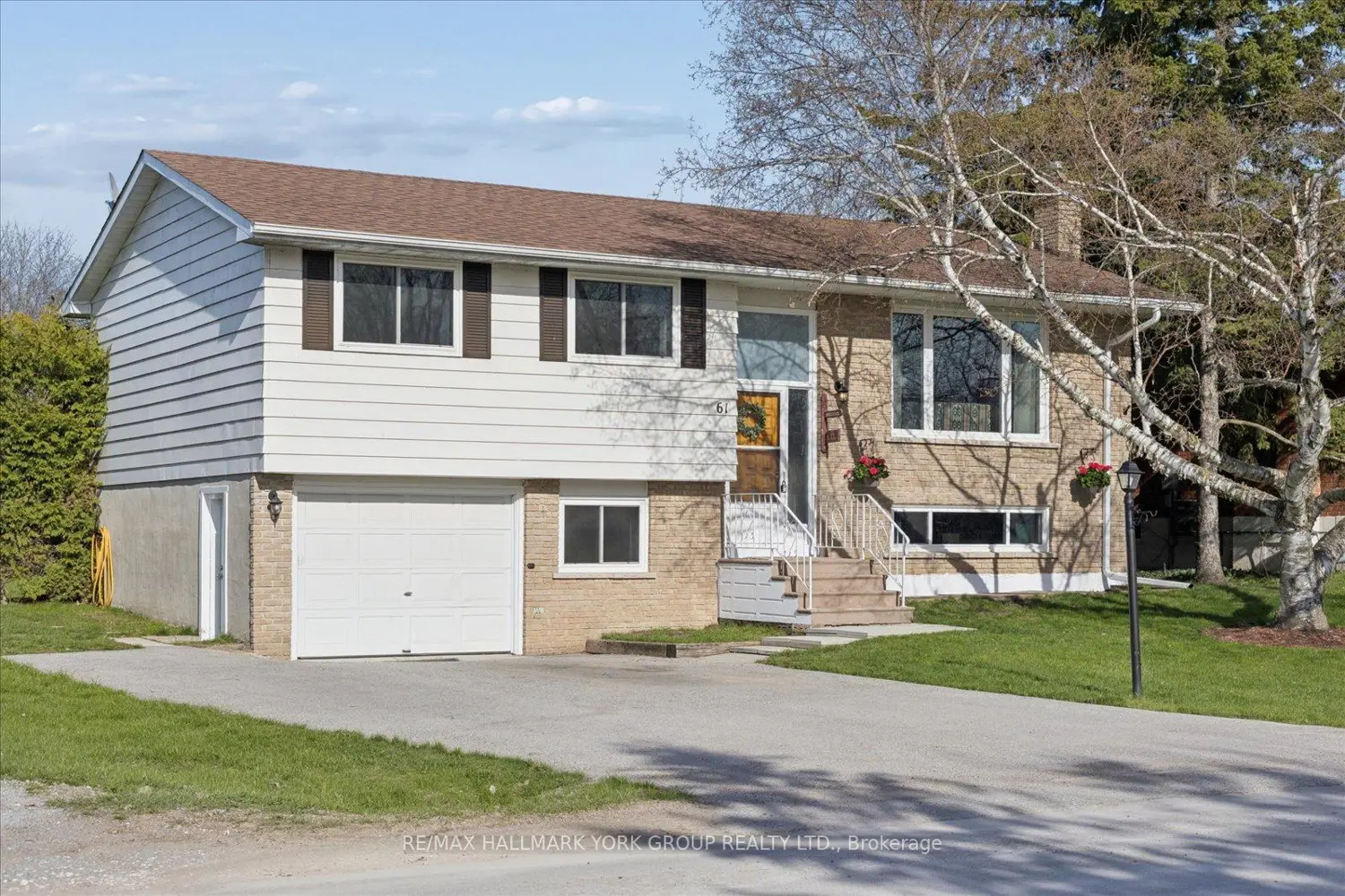 61 Adelaide Street photo 3