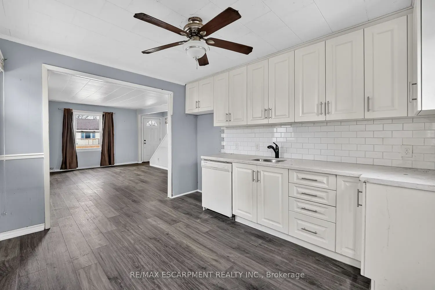 85 Grass Avenue photo 4
