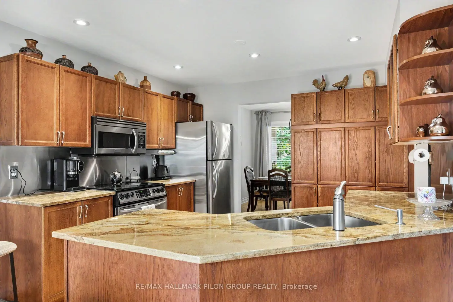 1466 Shawinigan Street photo 4