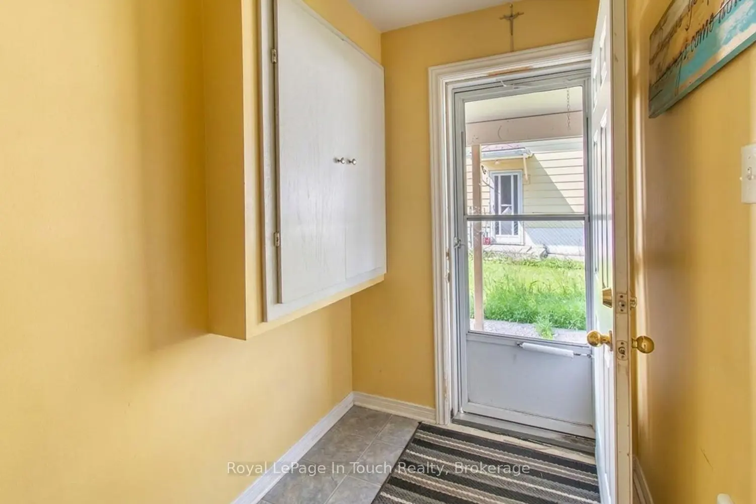 354 Bay Street photo 5