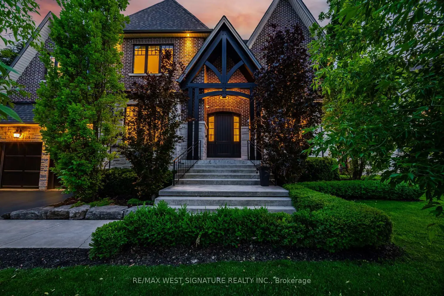 76 Lynwood Crescent photo 4