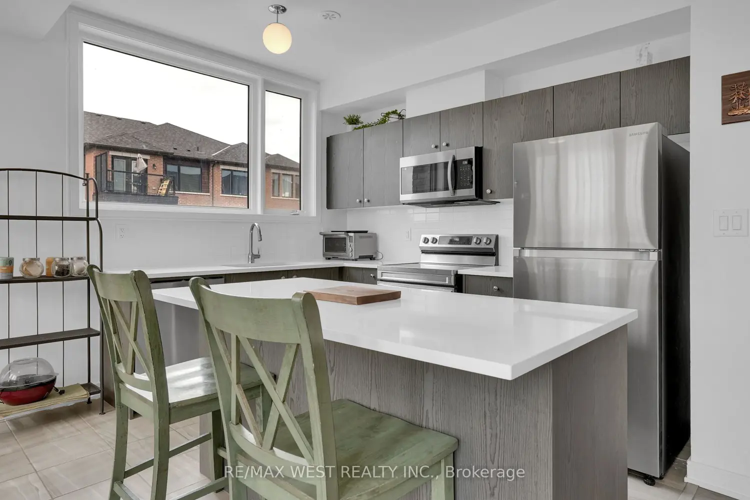 34 Spry Lane photo 3