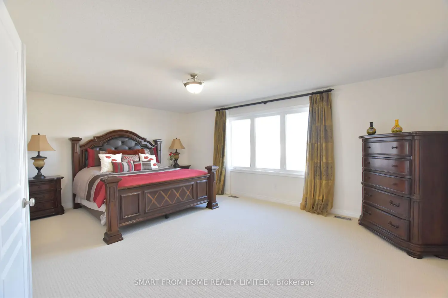 512 Terrington Crescent photo 2