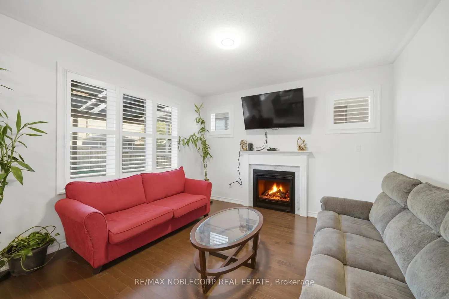 15 Gould Crescent photo 5