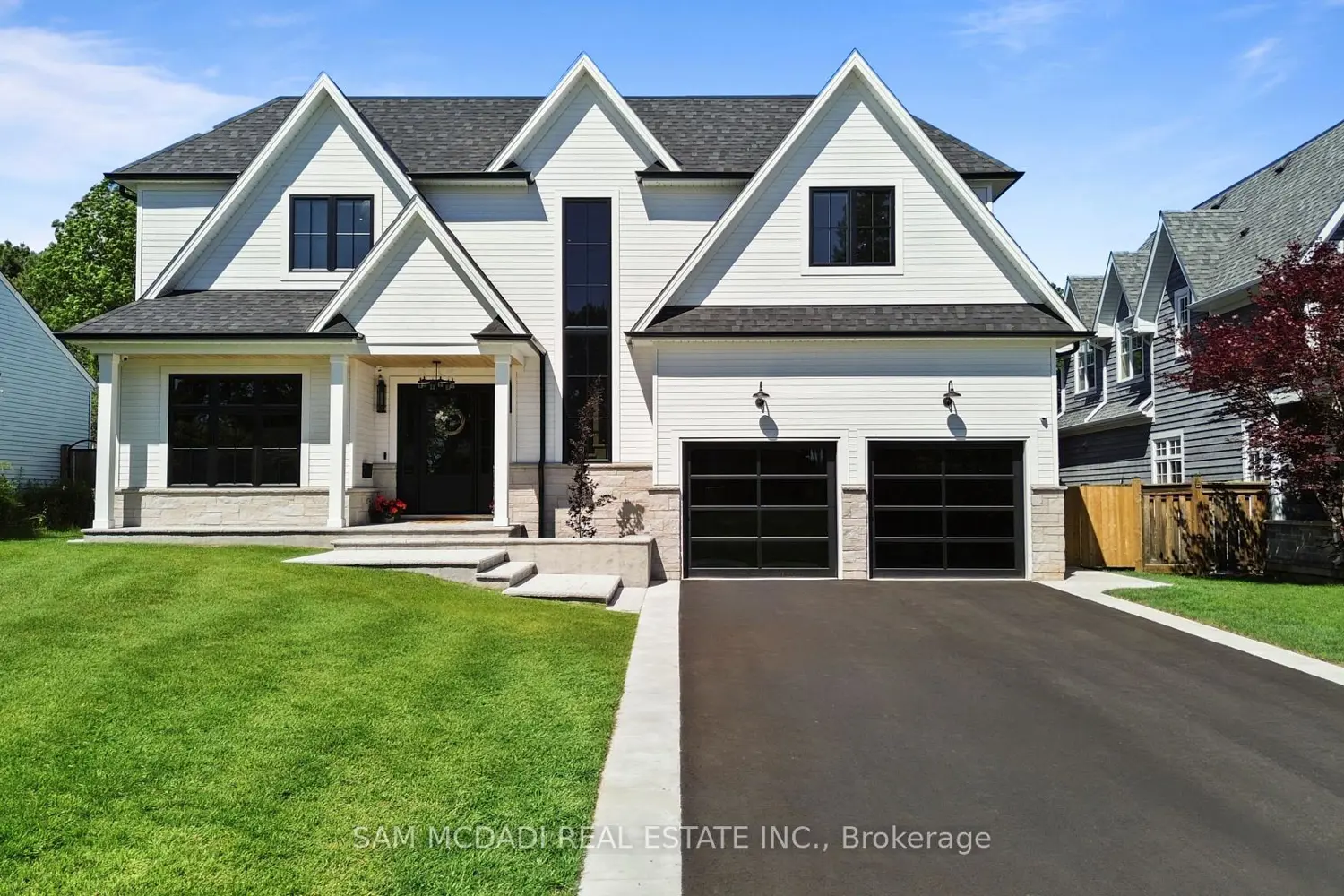 899 Danforth Place photo 2