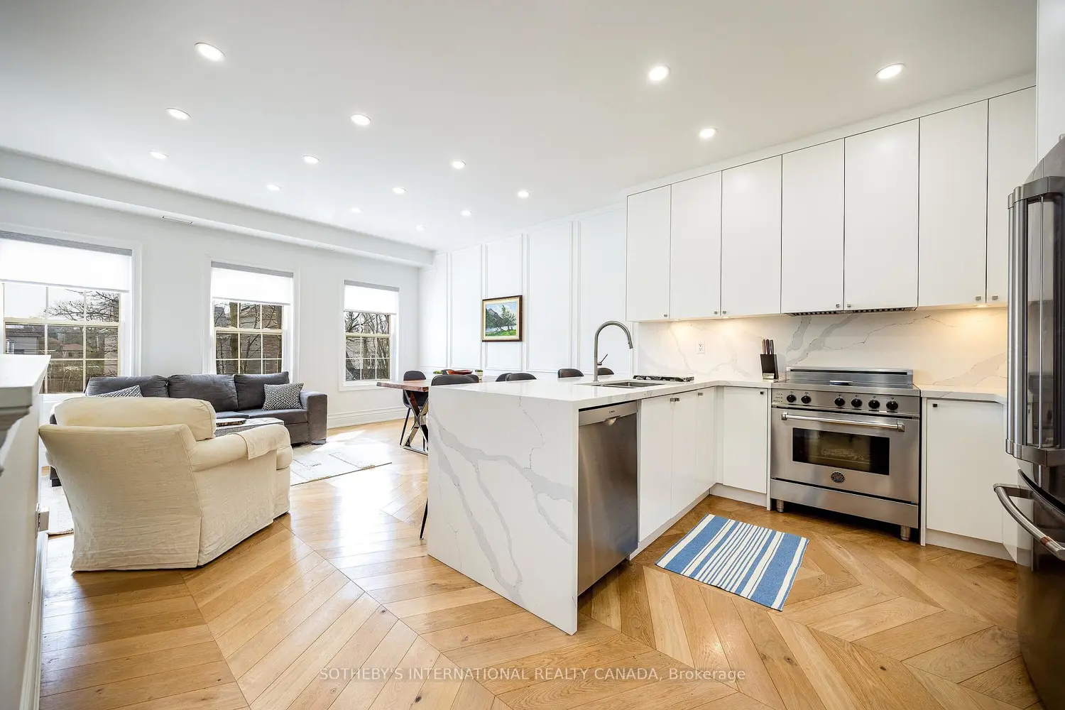 74 Coxwell Avenue C photo 2