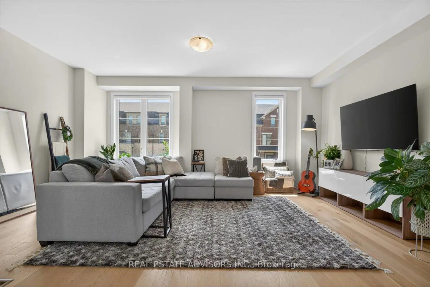 95 Halliford Place photo 5