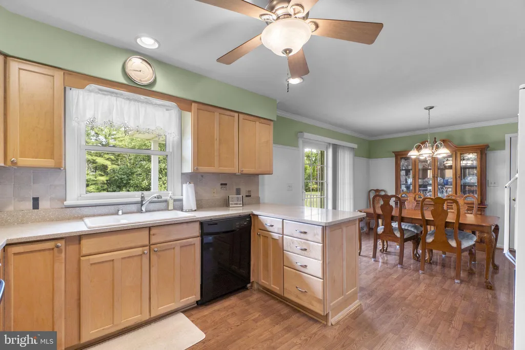 557 Oak Tree Road, Westminster, MD 21157 photo 5