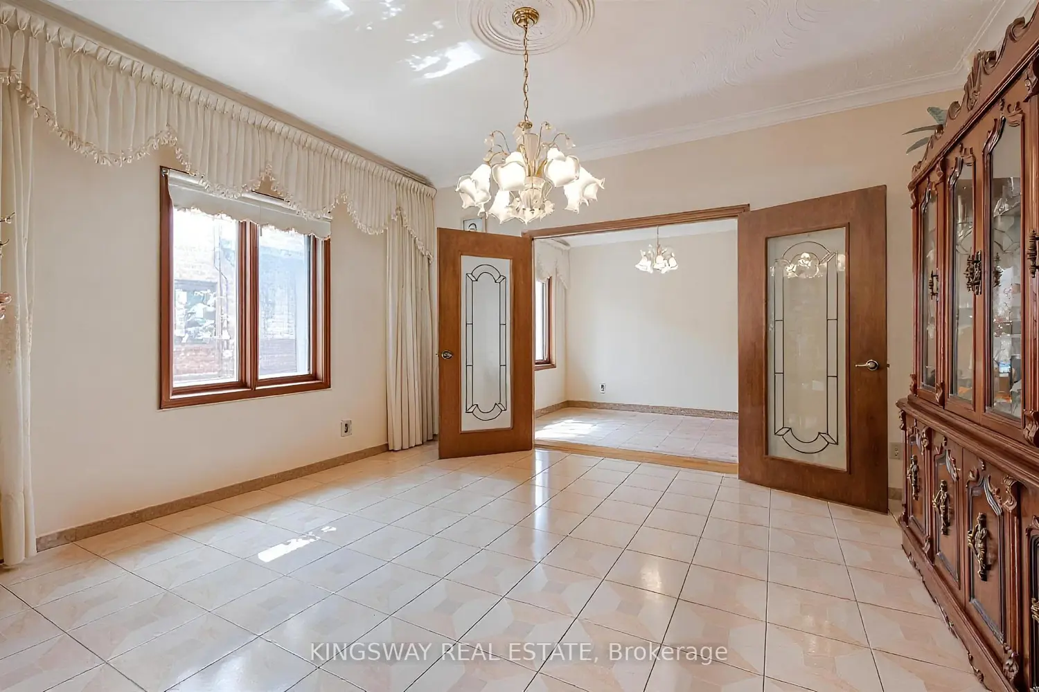 27 Mulholland Avenue photo 3