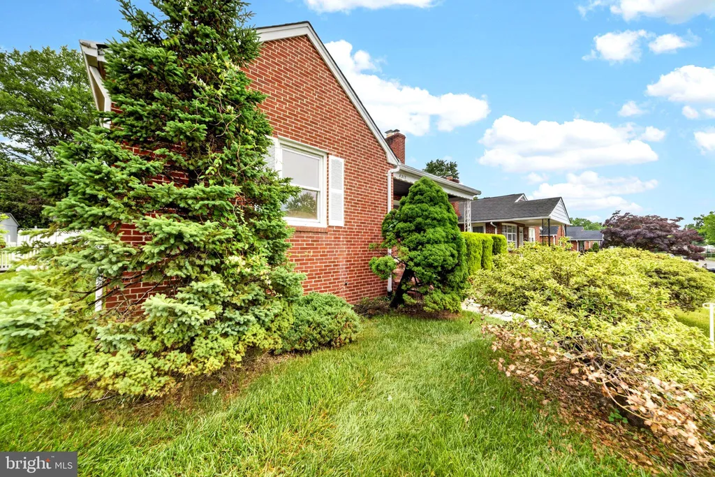 8217 Laurel Drive, Baltimore, MD 21234 photo 3