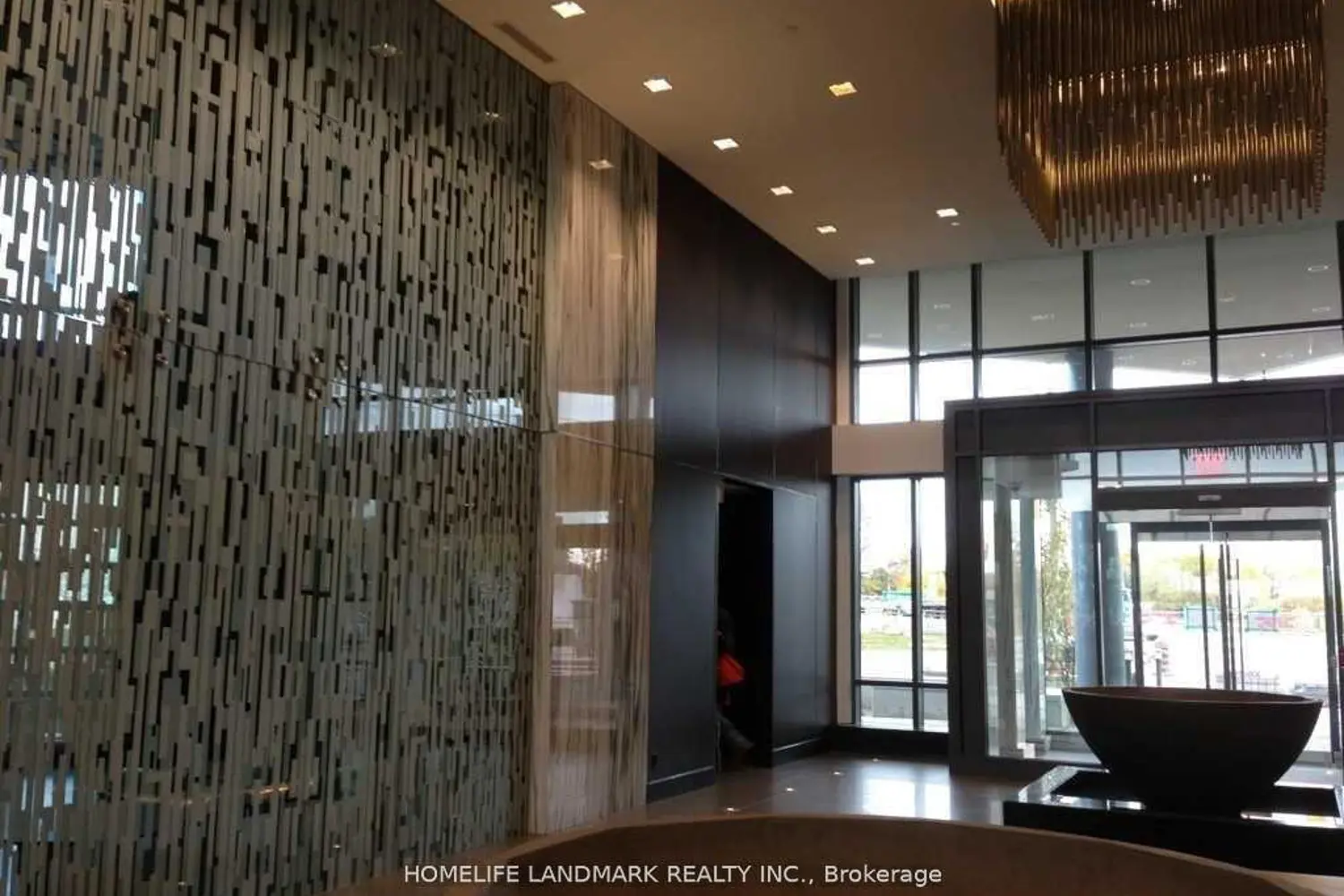 215 Sherway Gardens Road 311 photo 2