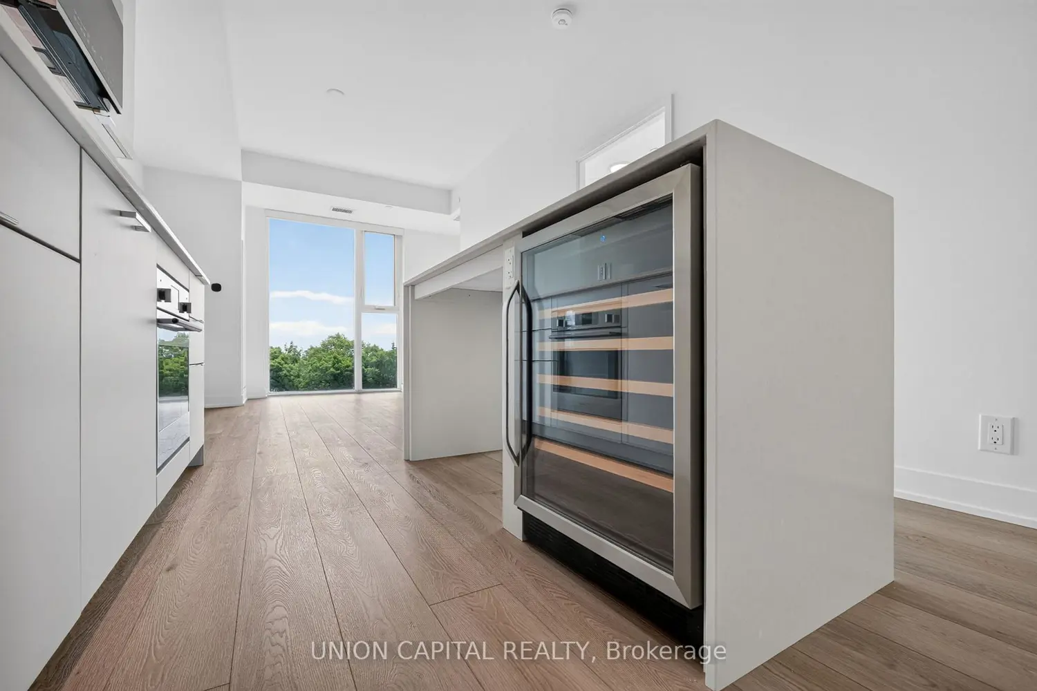 1660 Bloor Street 910 photo 2