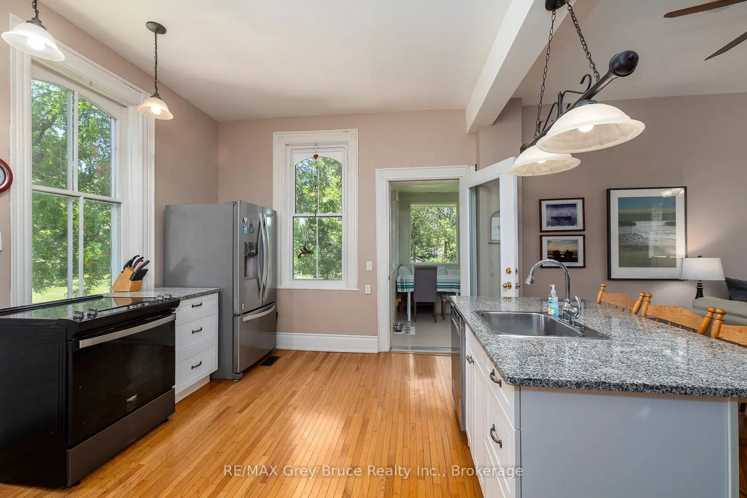 580 23Rd Street photo 4