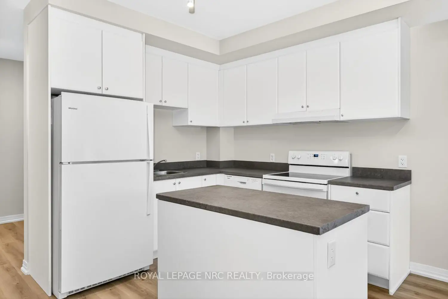 50 Herrick Avenue 121 photo 2