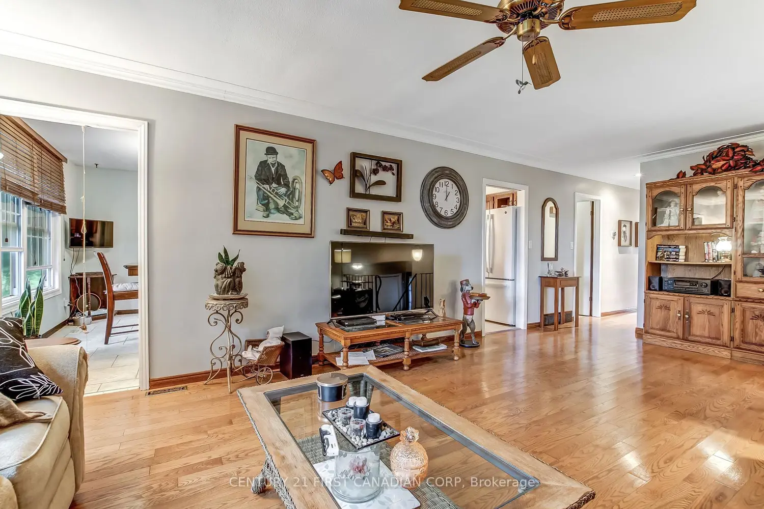 6892 Century Drive photo 3