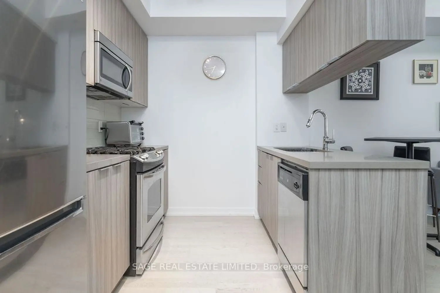 150 Broadview Avenue Th3 photo 5
