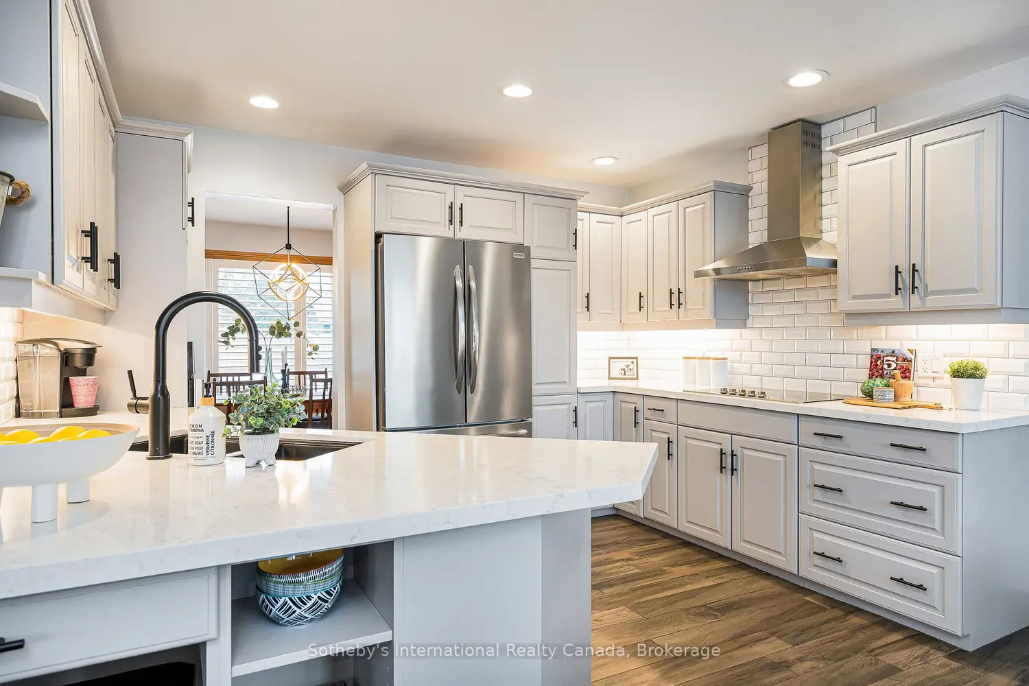 154 Mary Street photo 3
