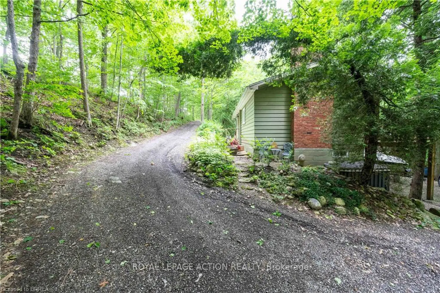 551 East River Road photo 2