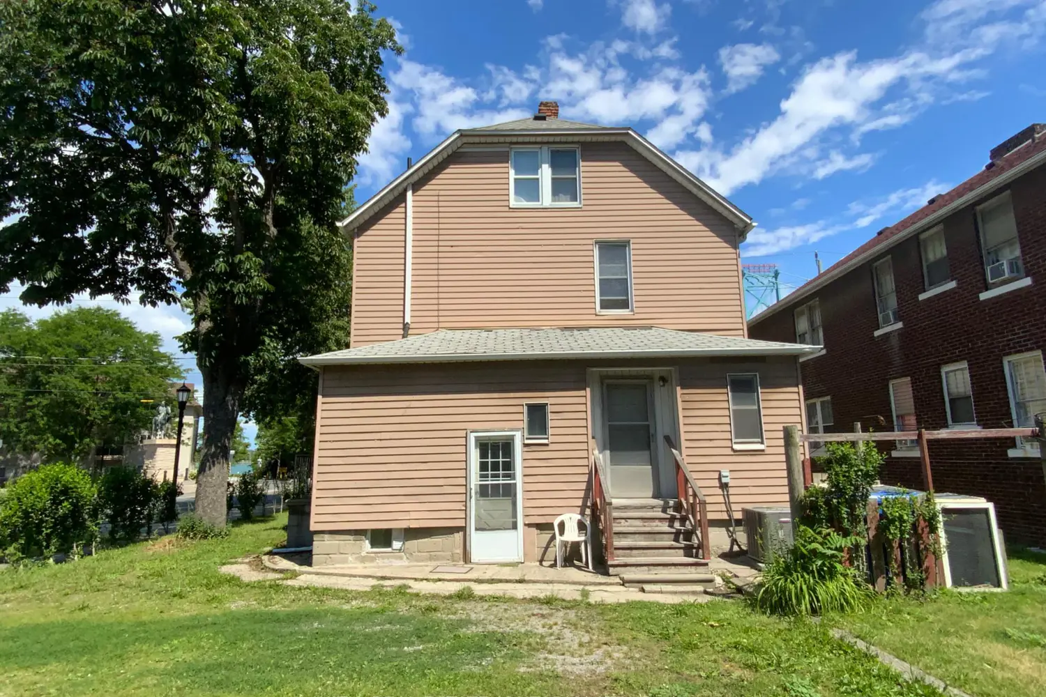 2995 University Avenue photo 2