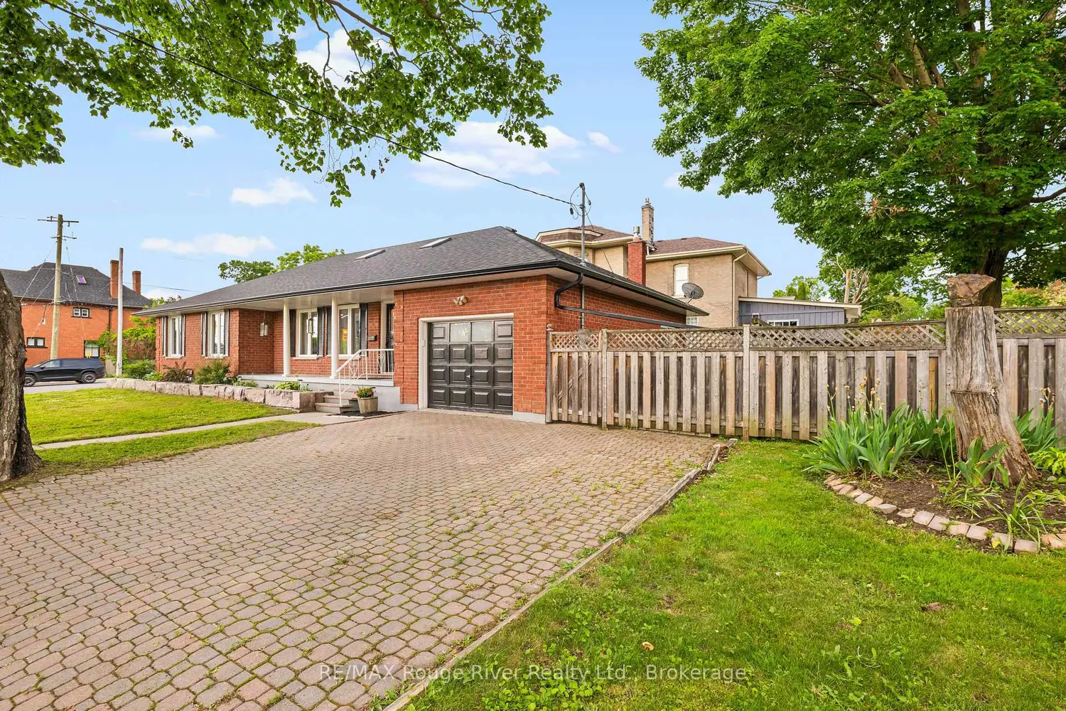 59 1/2 Victoria Avenue photo 2