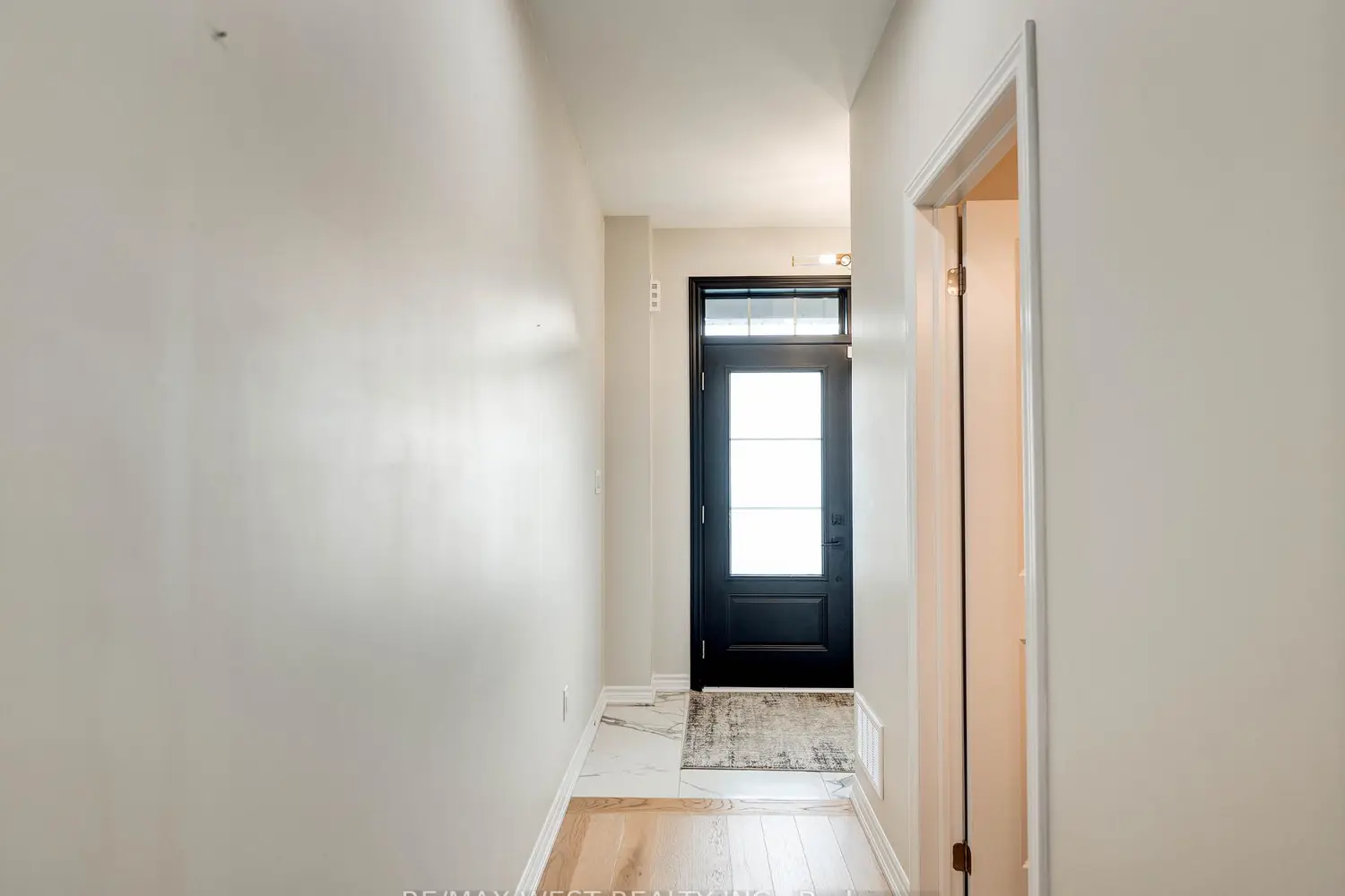 1525 Prentice Road photo 2