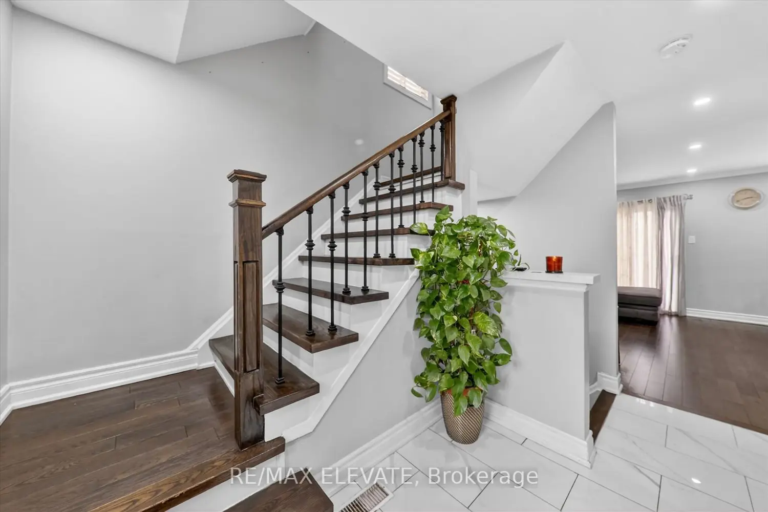 25 Stockbridge Crescent photo 5