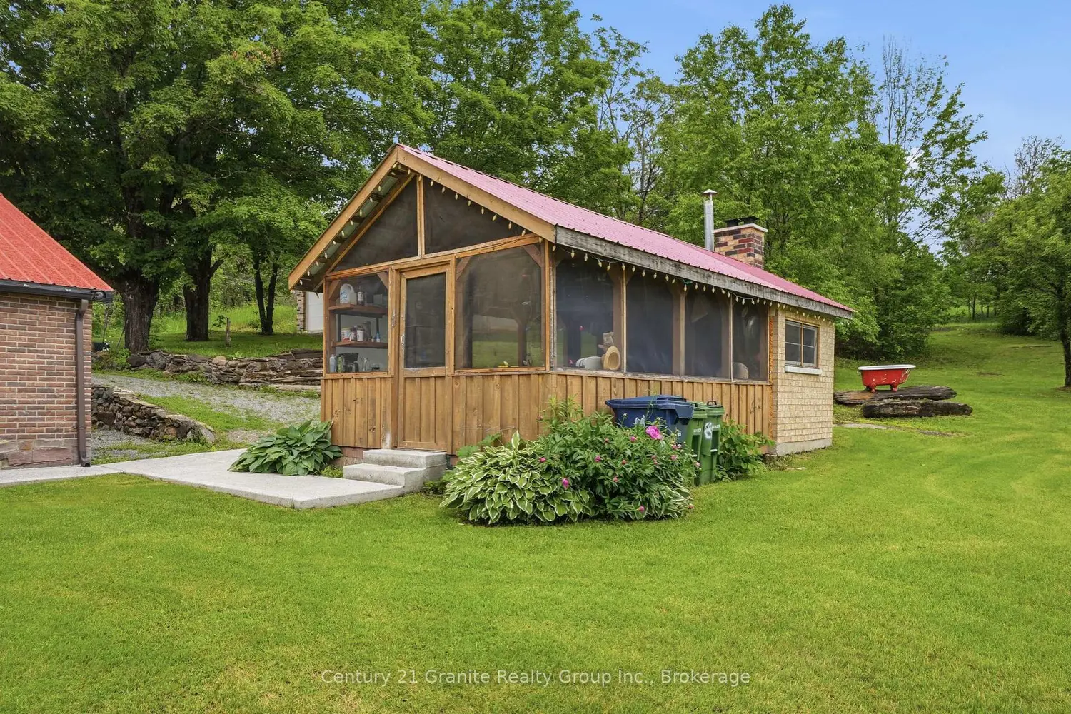 1742 Rose Island Road photo 4