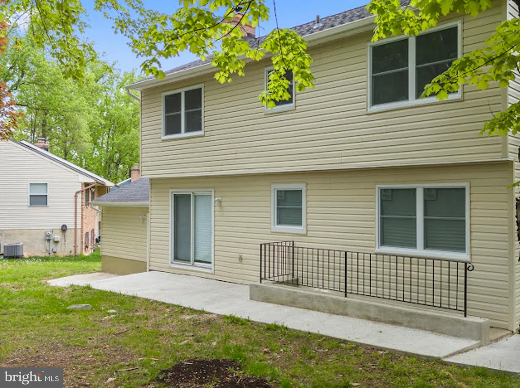 10 Iron Bolt Court, Catonsville, MD 21228