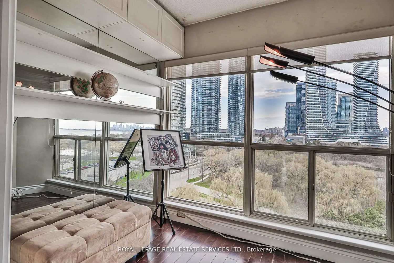 2261 Lake Shore Boulevard 1010 photo 4