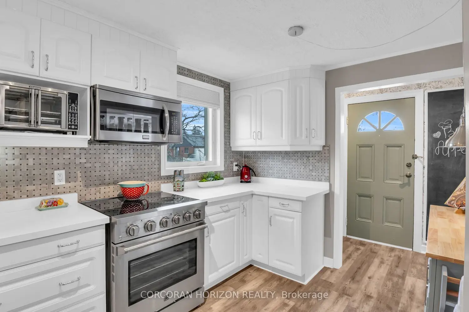 296 Weber Street photo 2