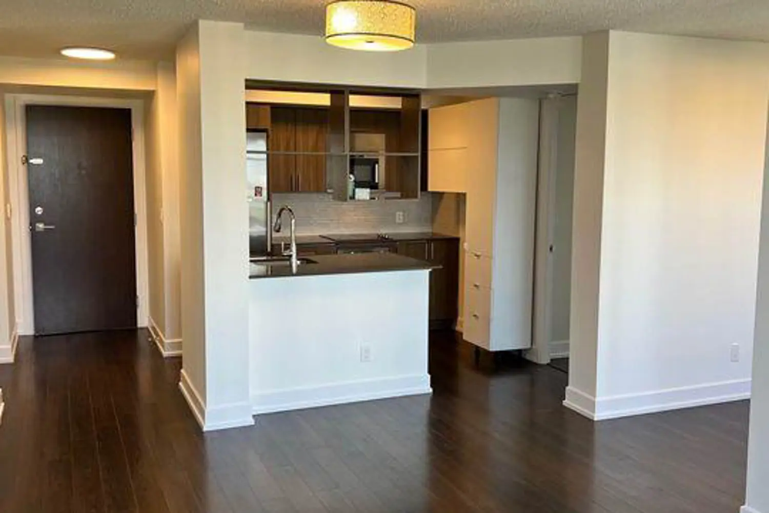 6 Eva Road 1803