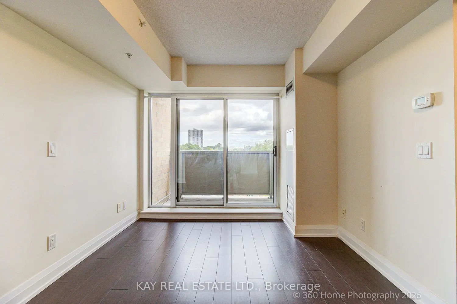 3520 Danforth Avenue 612 photo 2