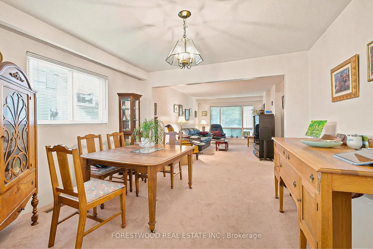 523 Hyacinthe Boulevard photo 3