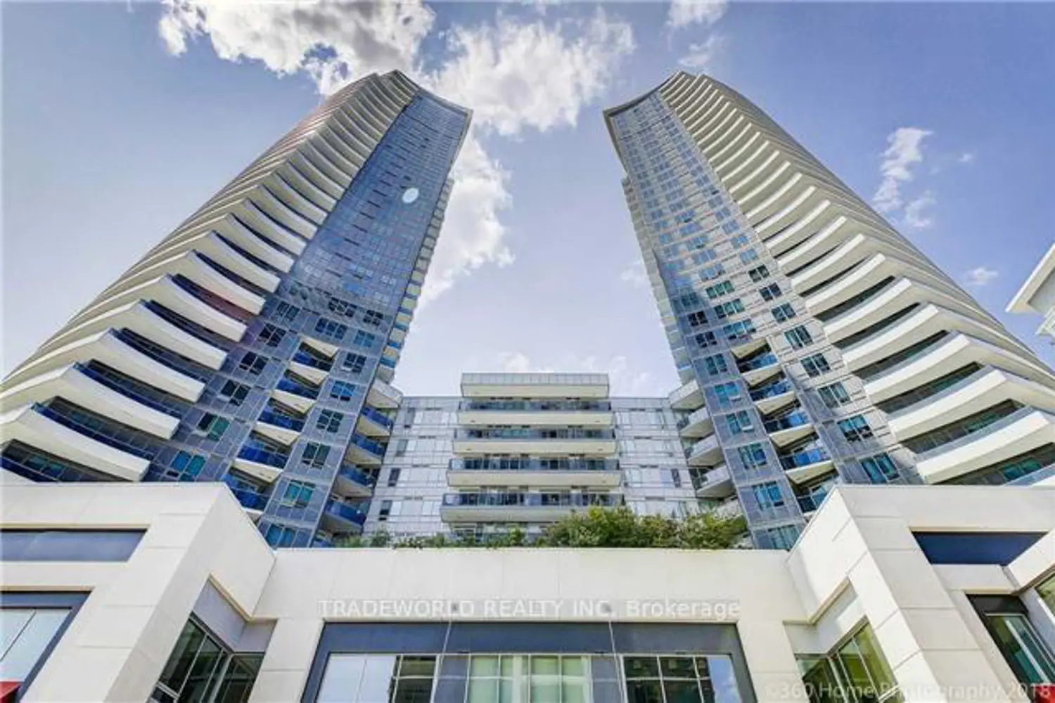 7171 Yonge Street 901