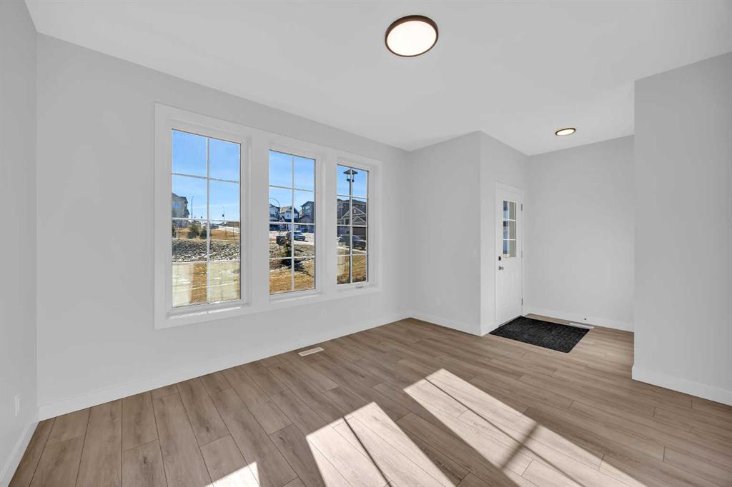 26 Versant Path SW, Calgary, AB, T2Y 0Z4 photo 5