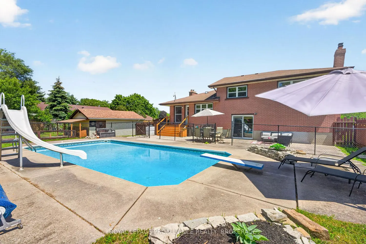 1268 Glenmore Avenue photo 3