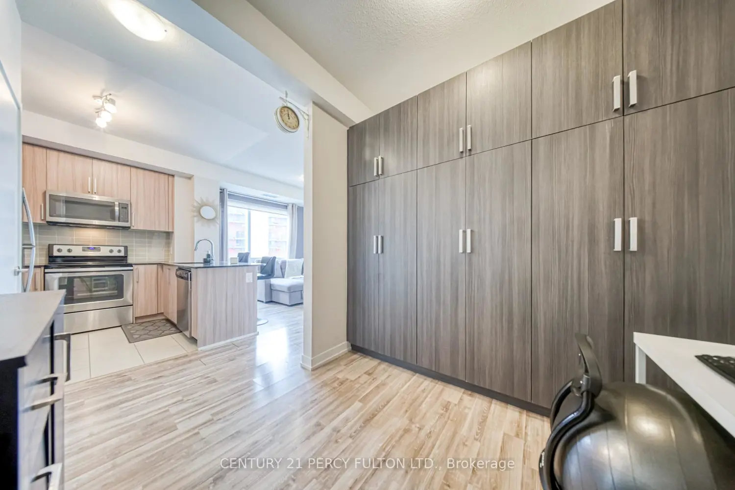 840 Queens Plate Drive 802 photo 4