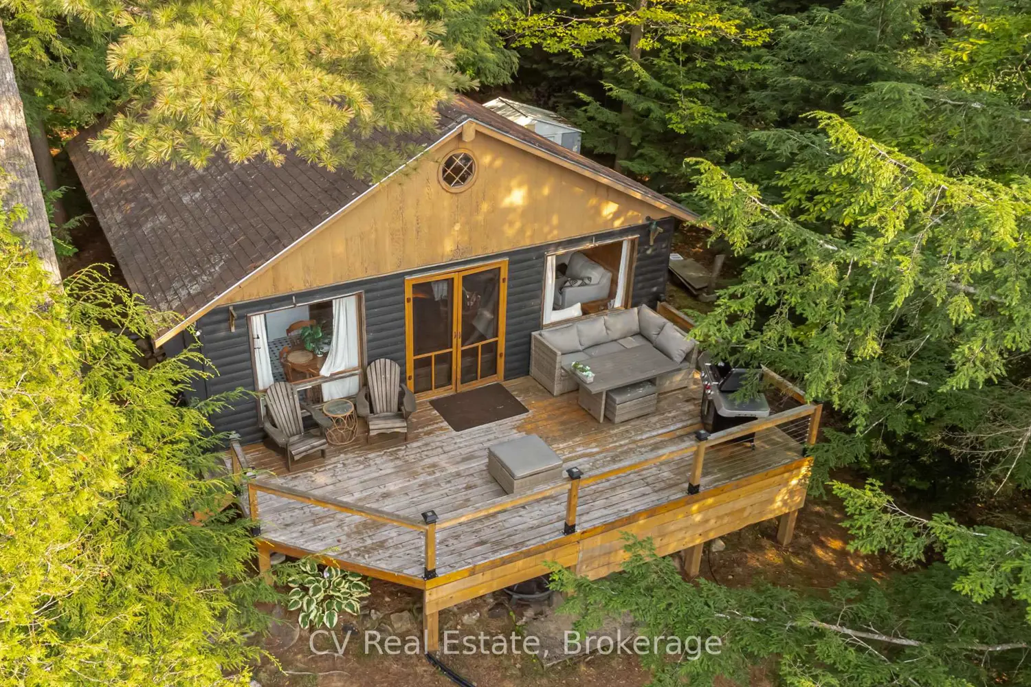 1027 North Pine Drive photo 3