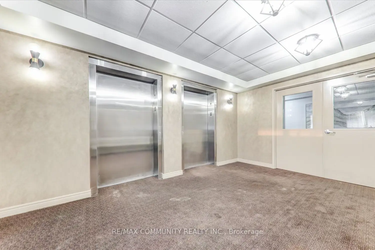 9431 Jane Street 308 photo 5