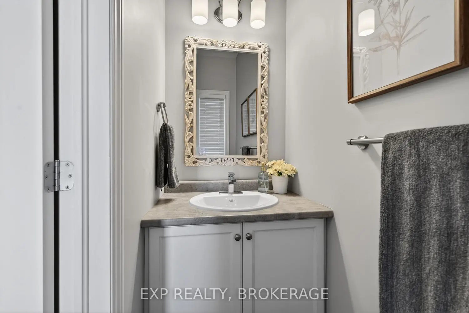 20 Ledgerock Court photo 4
