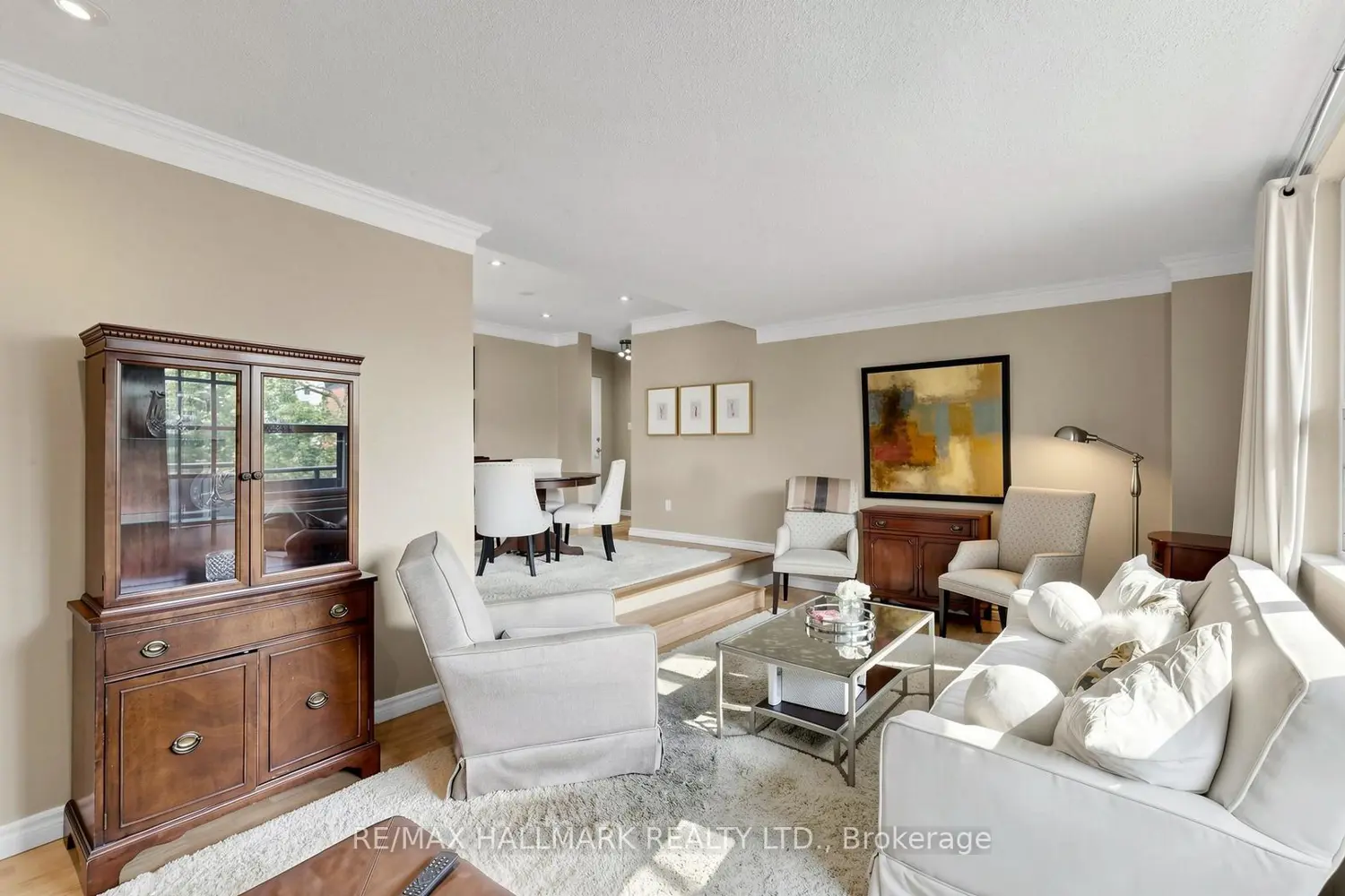 49 Queen Street 402 photo 2