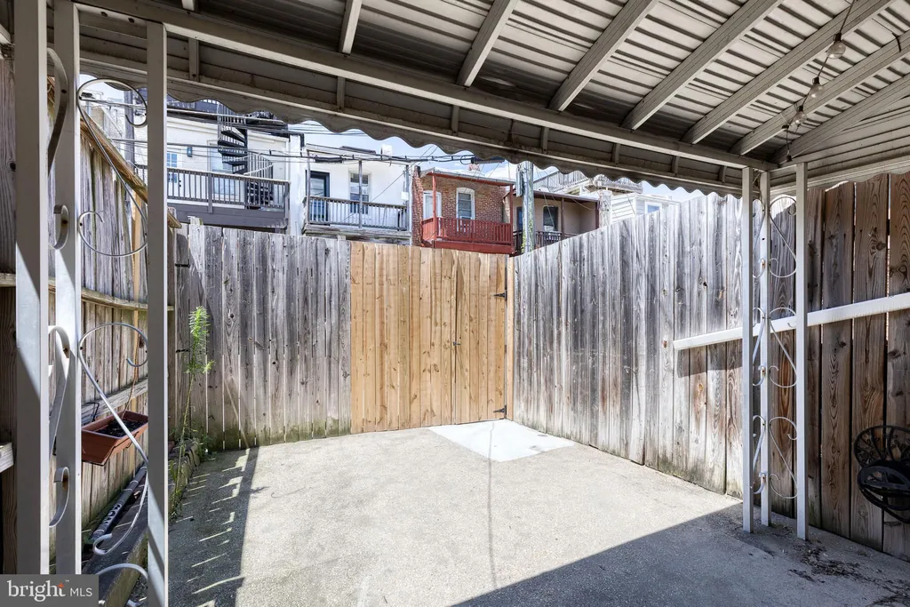 208 S Robinson Street, Baltimore, MD 21224