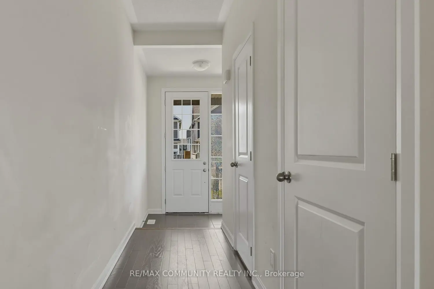 110 Oakmont Drive photo 3