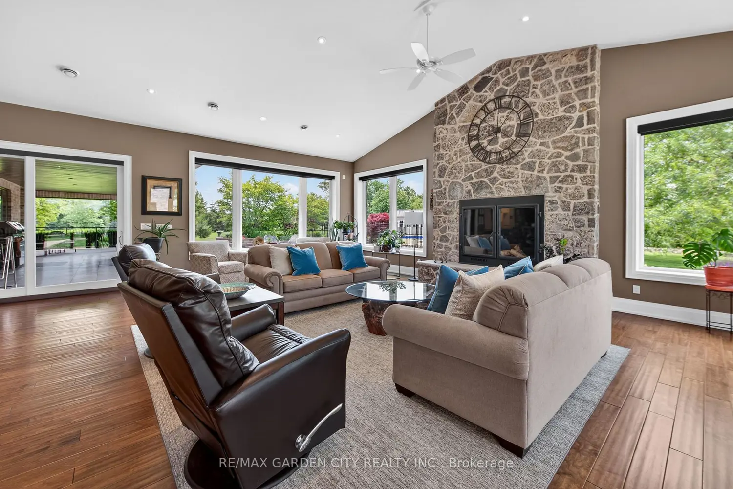 4580 Cherry Avenue photo 3