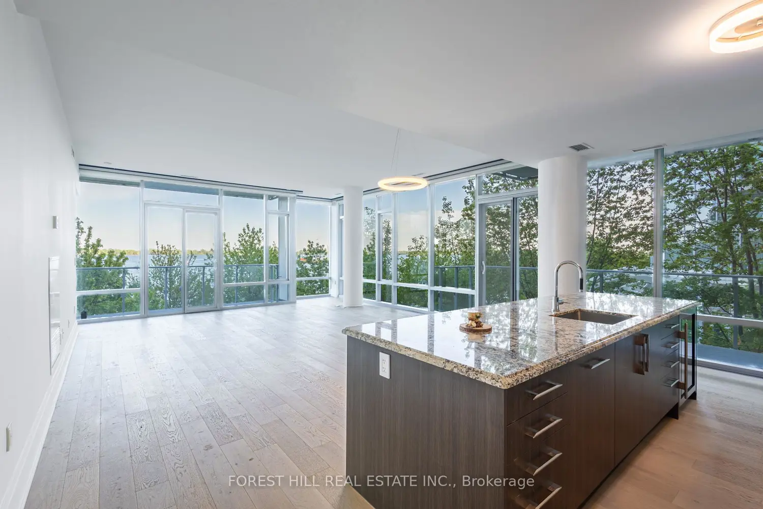 39 Queens Quay 313 photo 2