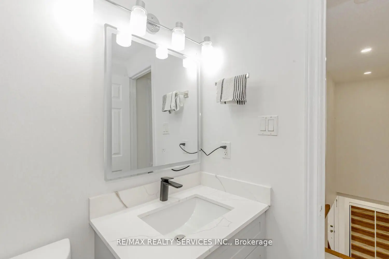 13 Greenbush Court photo 5