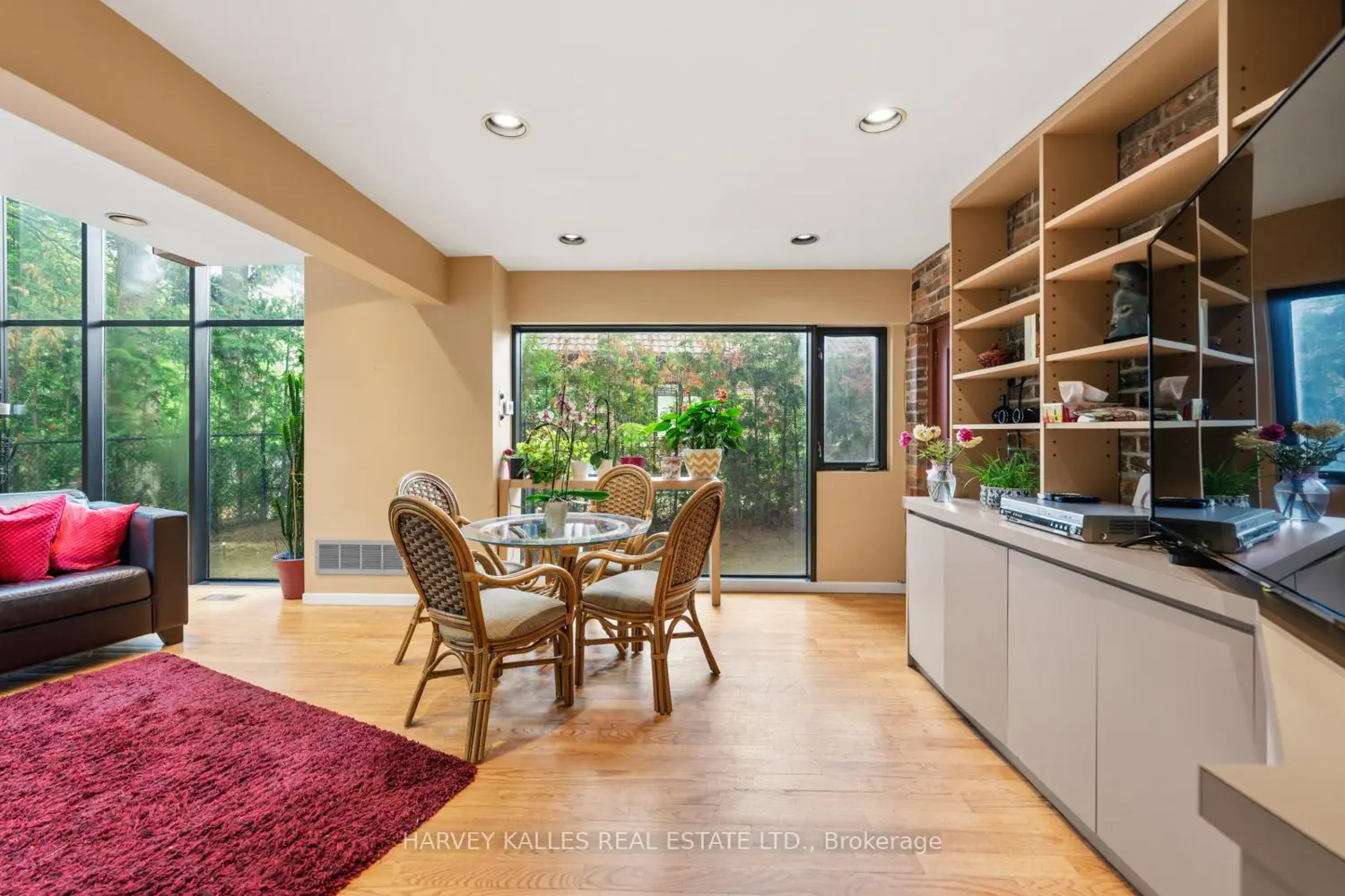 1 Vyner Road photo 2
