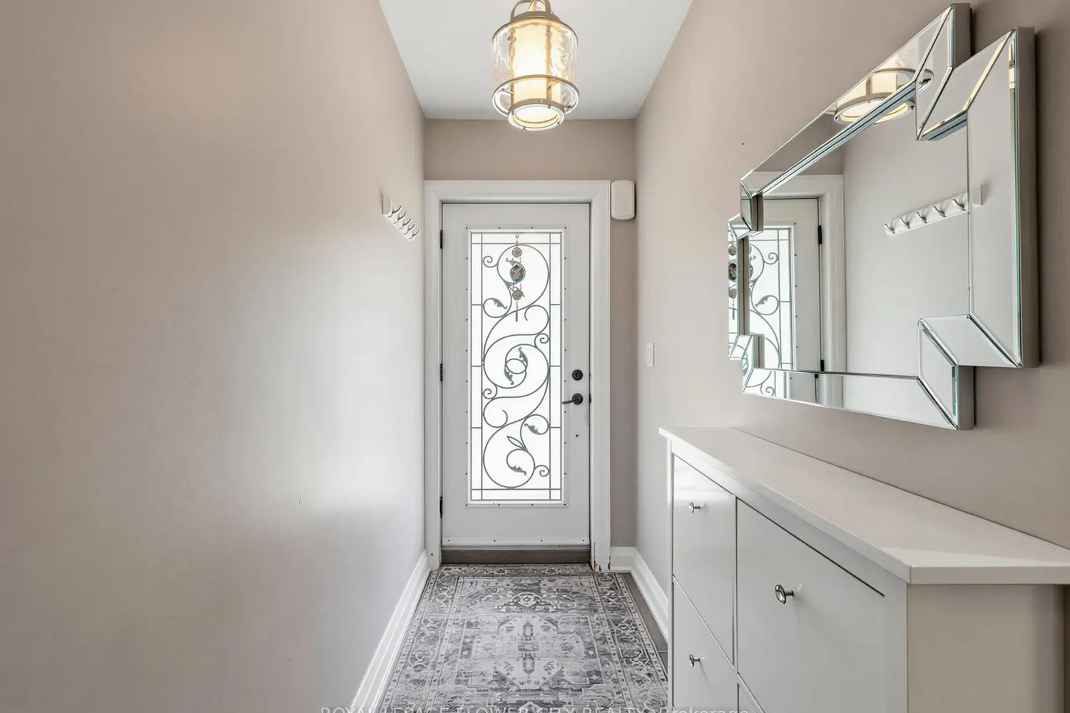 52 Gillespie Avenue photo 3