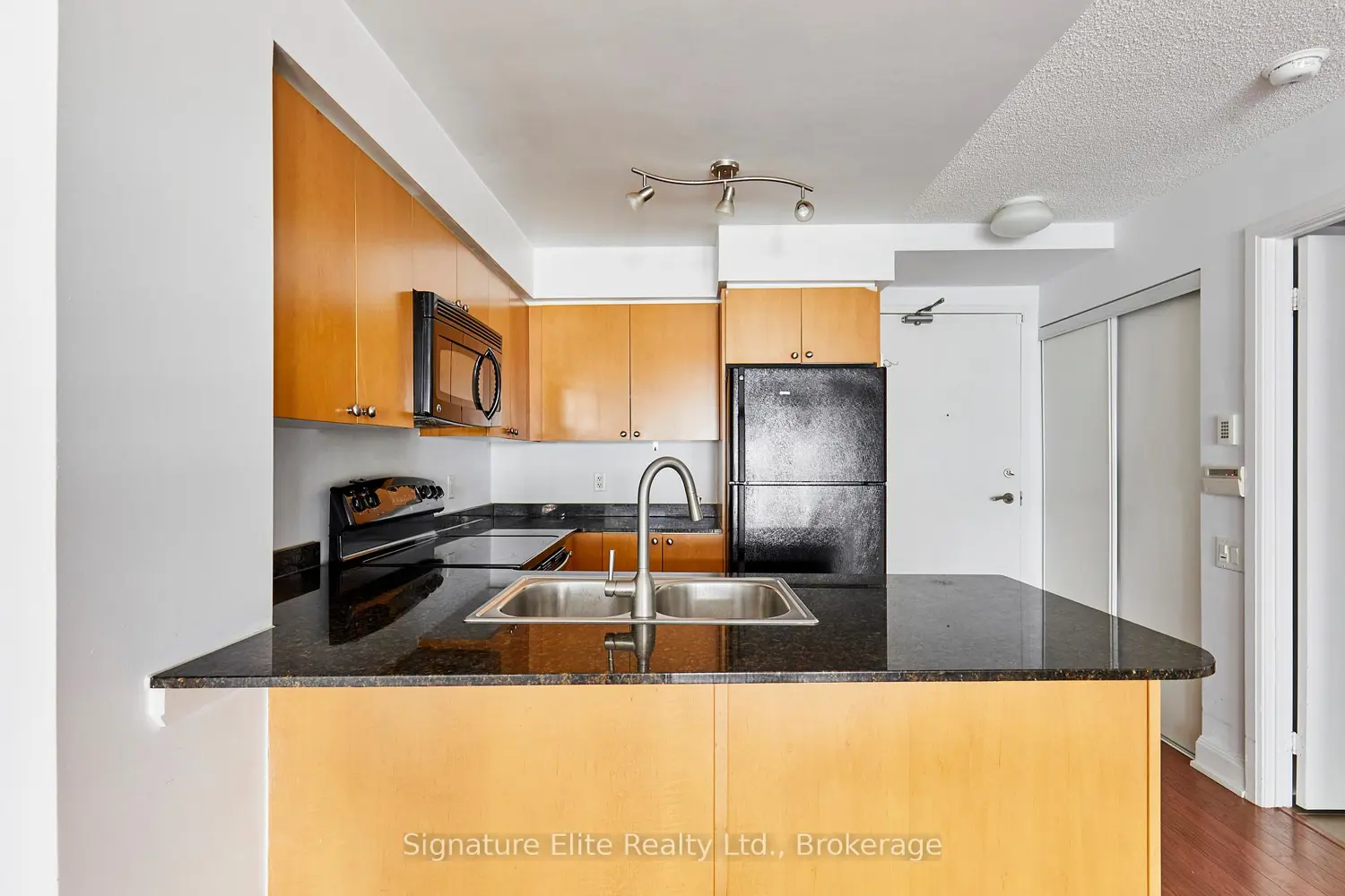 2191 Yonge Street 3209 photo 4
